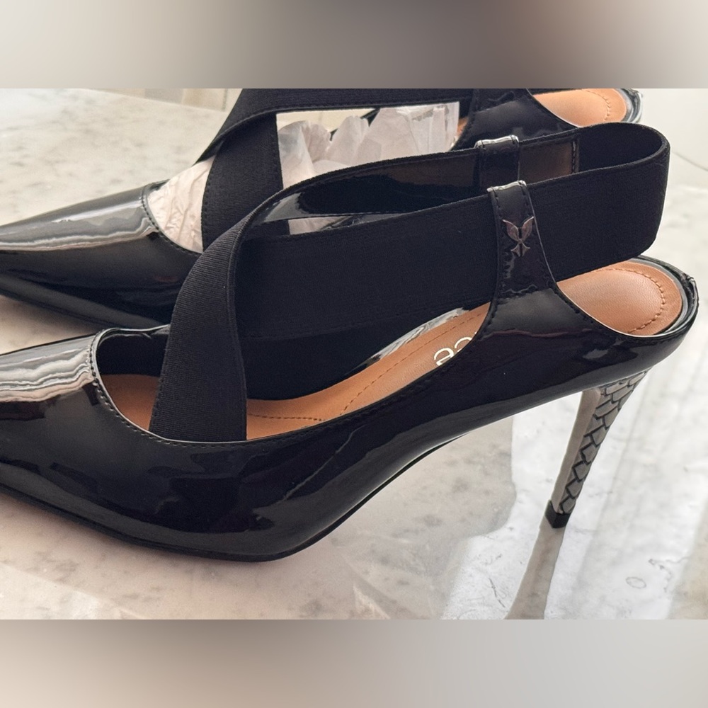 J.Renee Black Patent Leather Heels with Patterned Heel